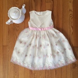 Perfect Girls Party Dress ! 